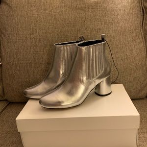 Forever 21 sliver boot